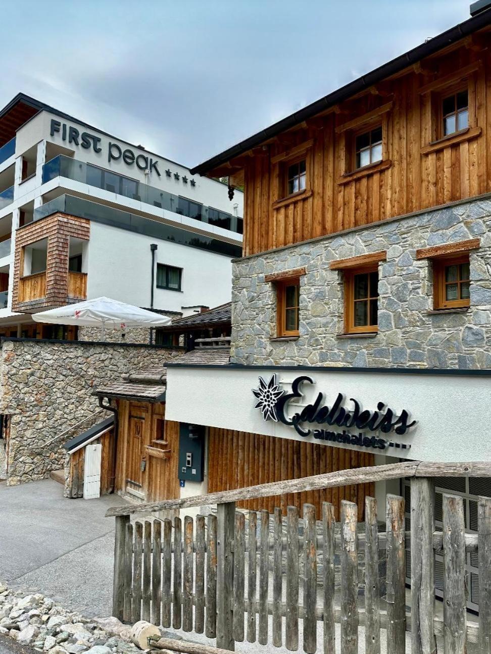Firstpeak Chalets Цаухензе Екстер'єр фото