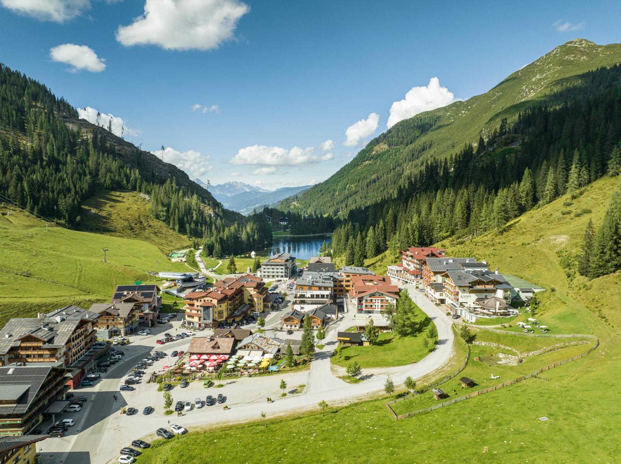 Firstpeak Chalets Цаухензе Екстер'єр фото